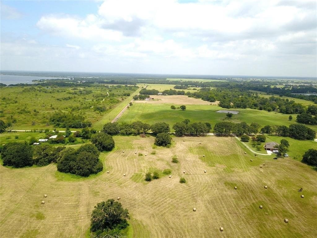 43.29 acres in Henderson County