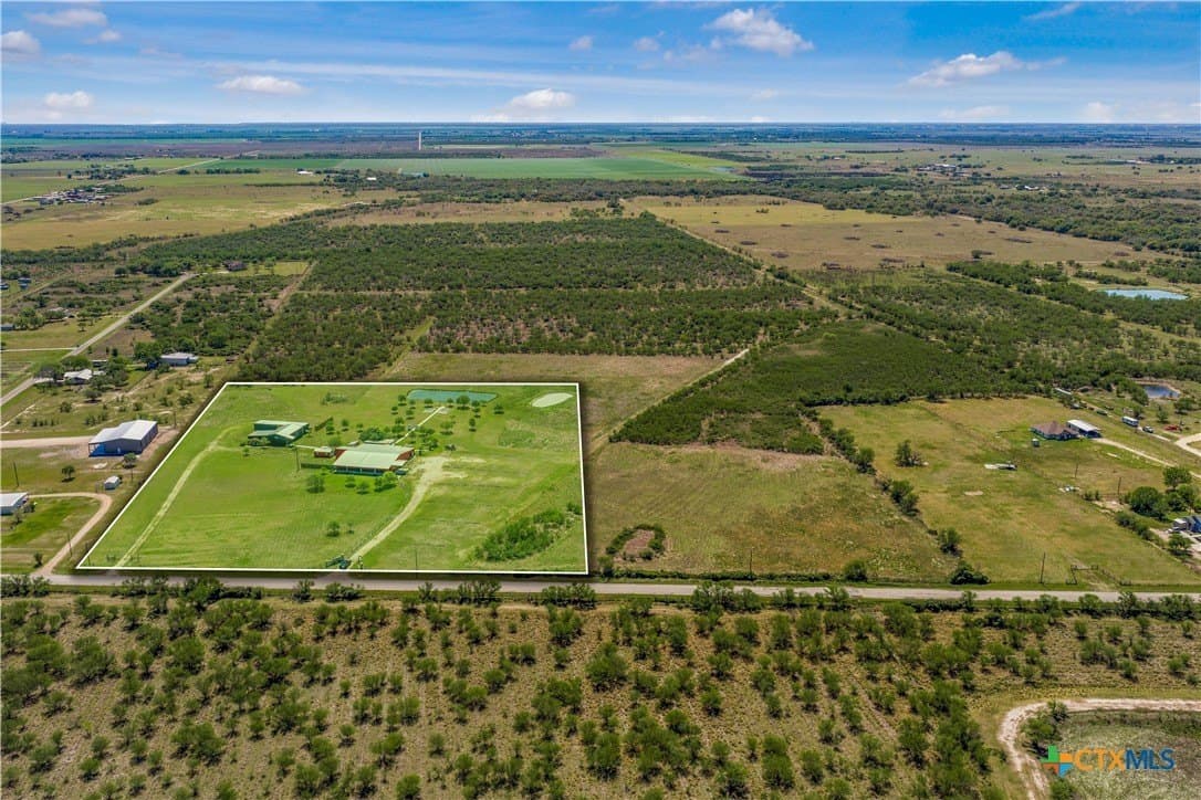 11 acres in Victoria County gallery image 3