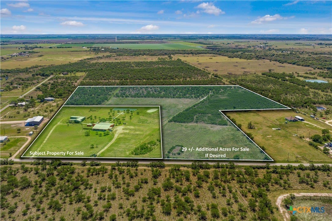 11 acres in Victoria County gallery image 4