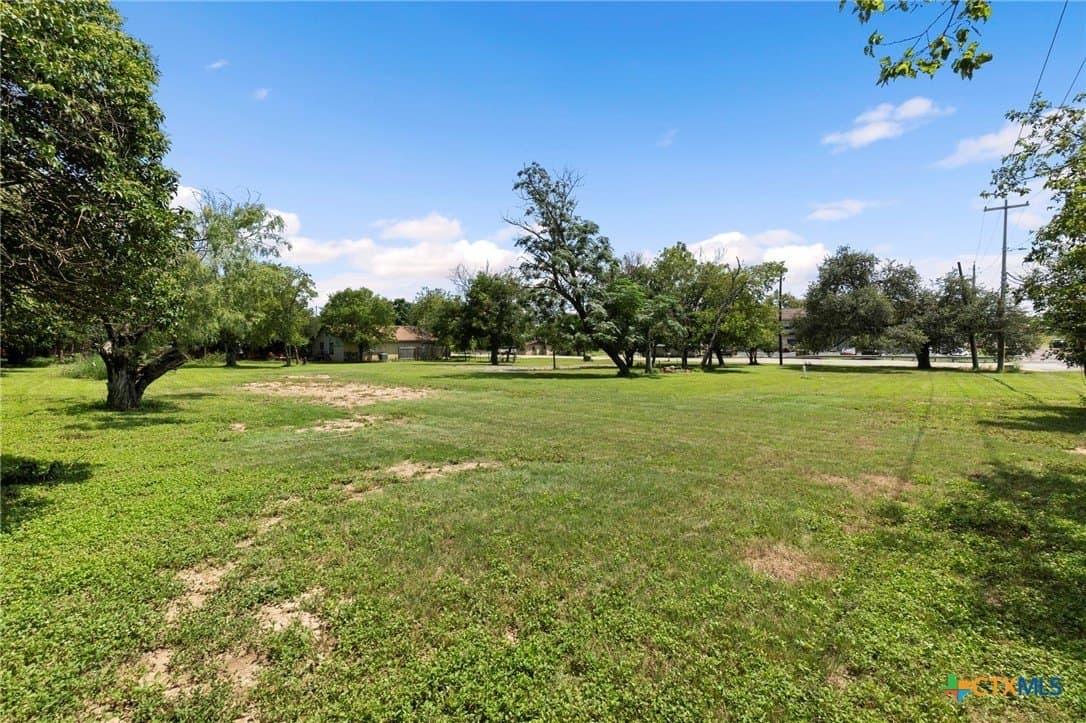 0.22 acres in Hays County gallery image 3