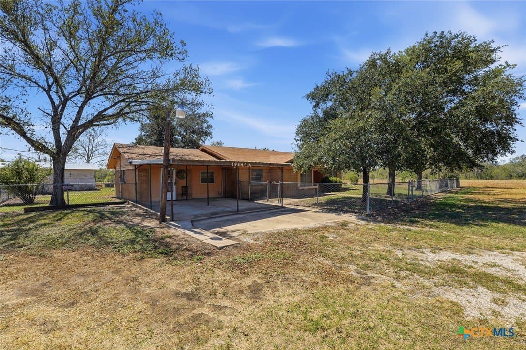 60.67 acres in Gonzales County - photo 7