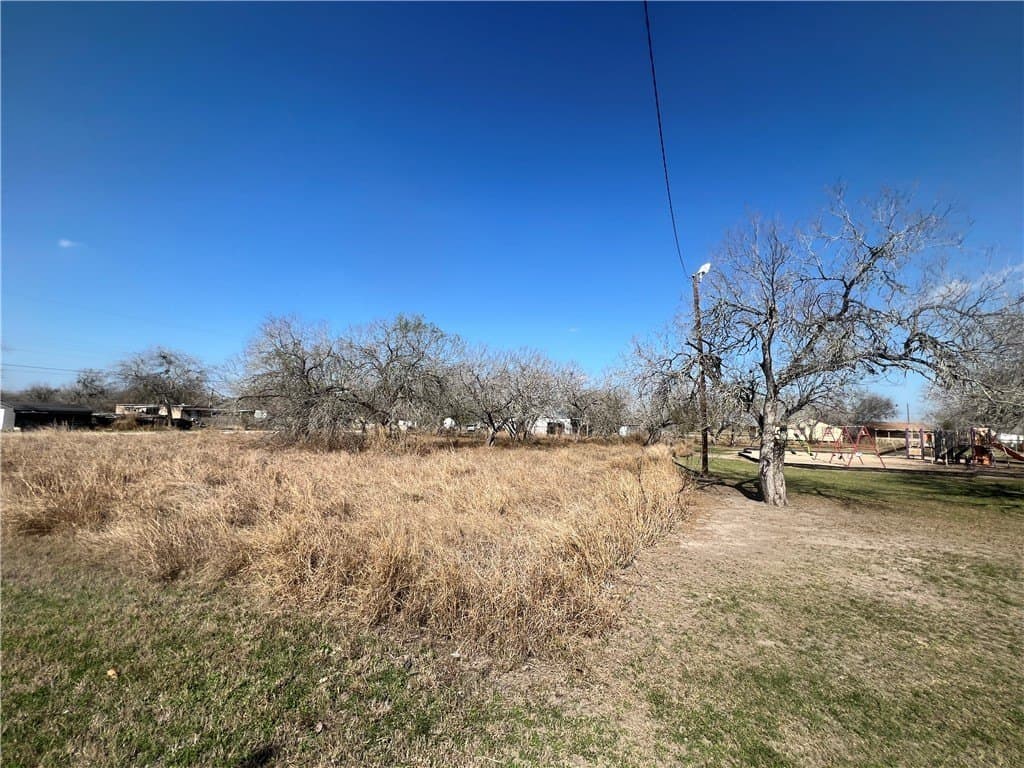 0.57 acres in San Patricio County - photo 7