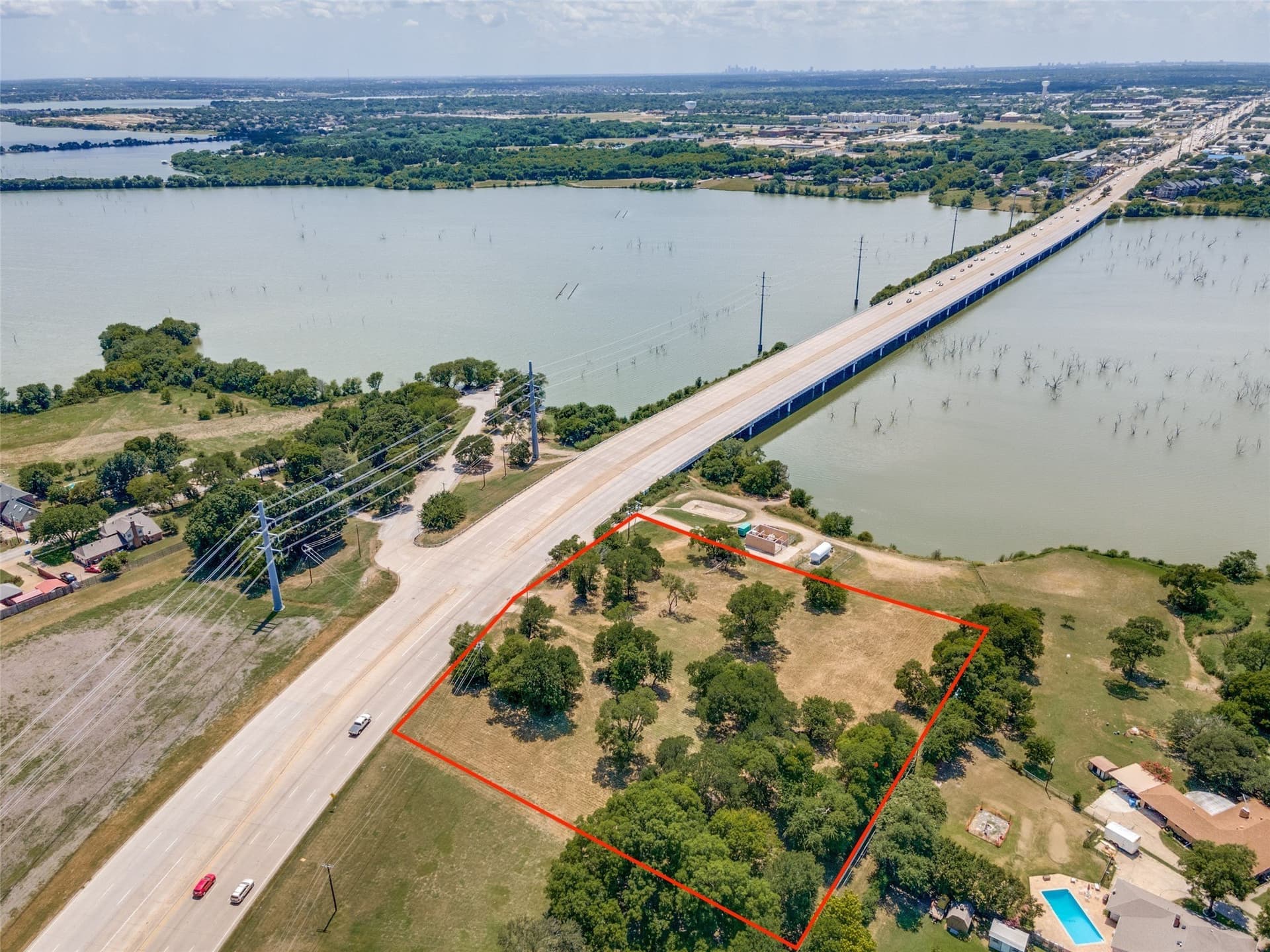 3.9 acres in Dallas County