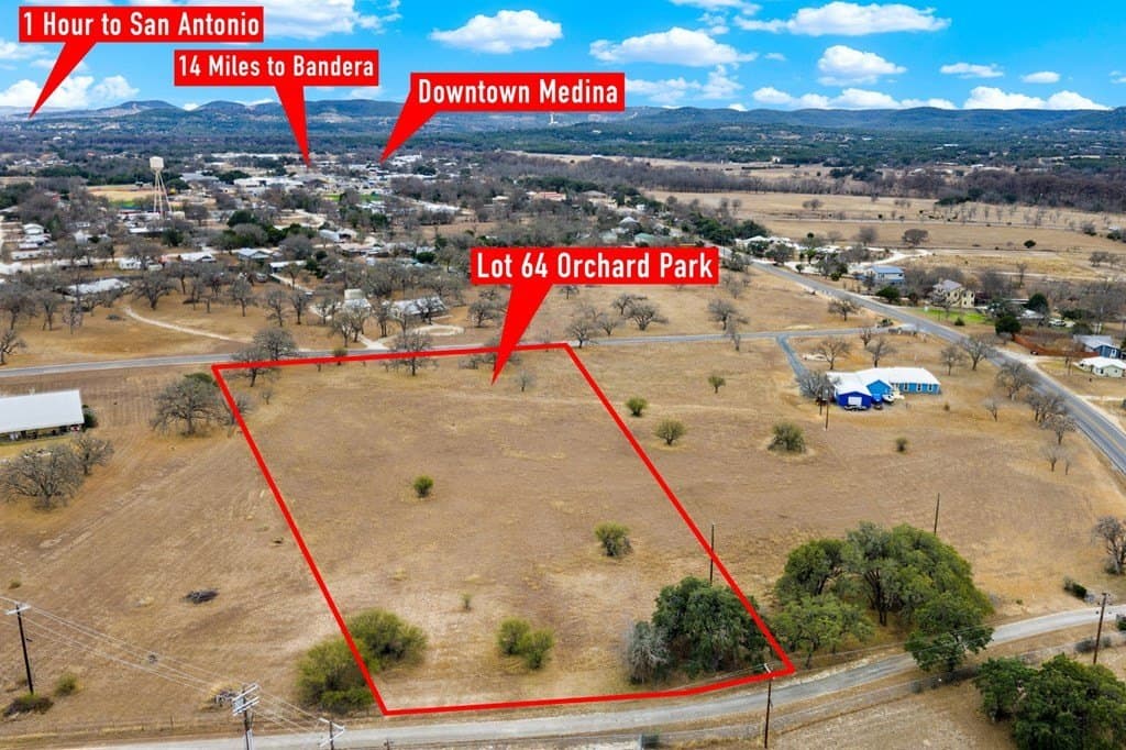 2.99 acres in Bandera County gallery image 4