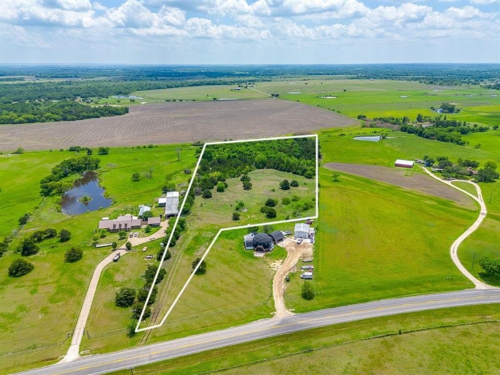 8.5 acres in Johnson County