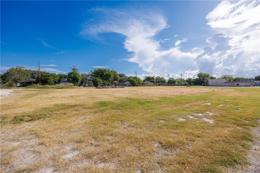 1.04 acres in Nueces County gallery image 2