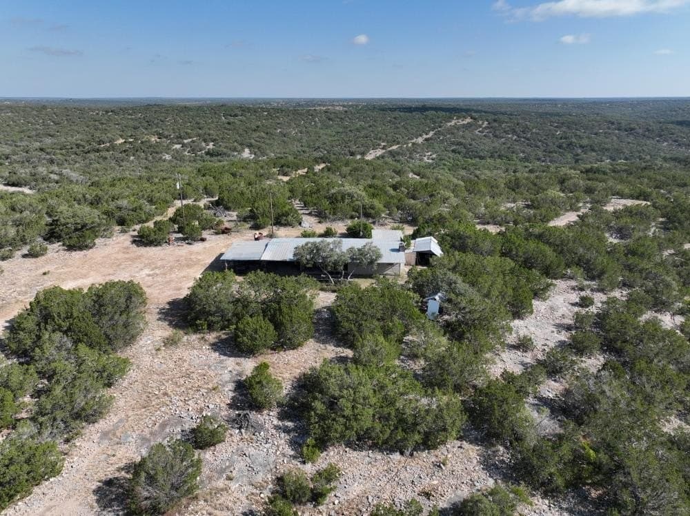 365.8 acres in Edwards County