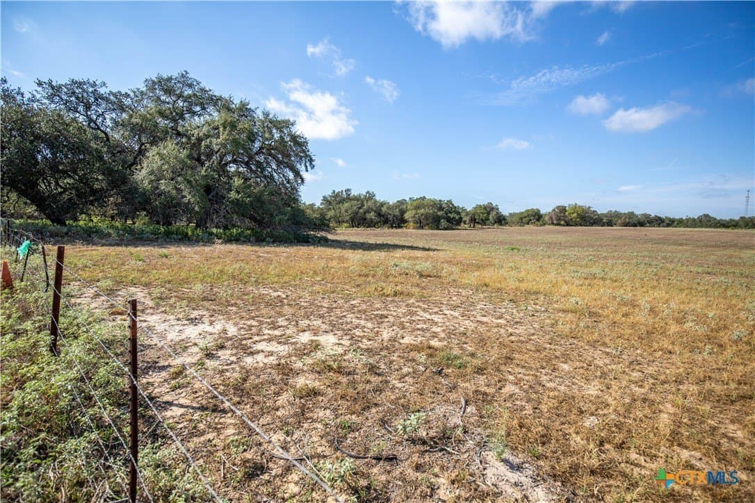 15 acres in Bexar County - photo 25