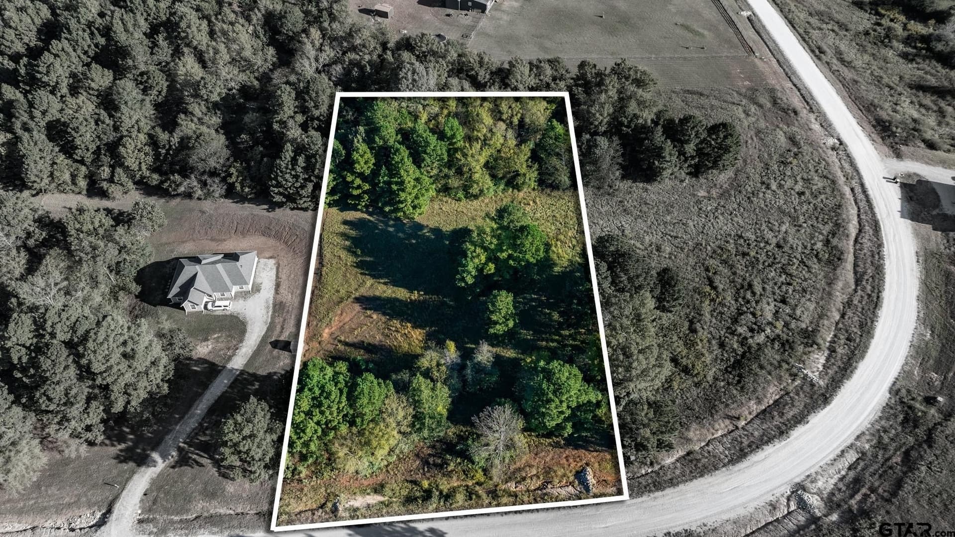 2.11 acres in Smith County gallery image 2