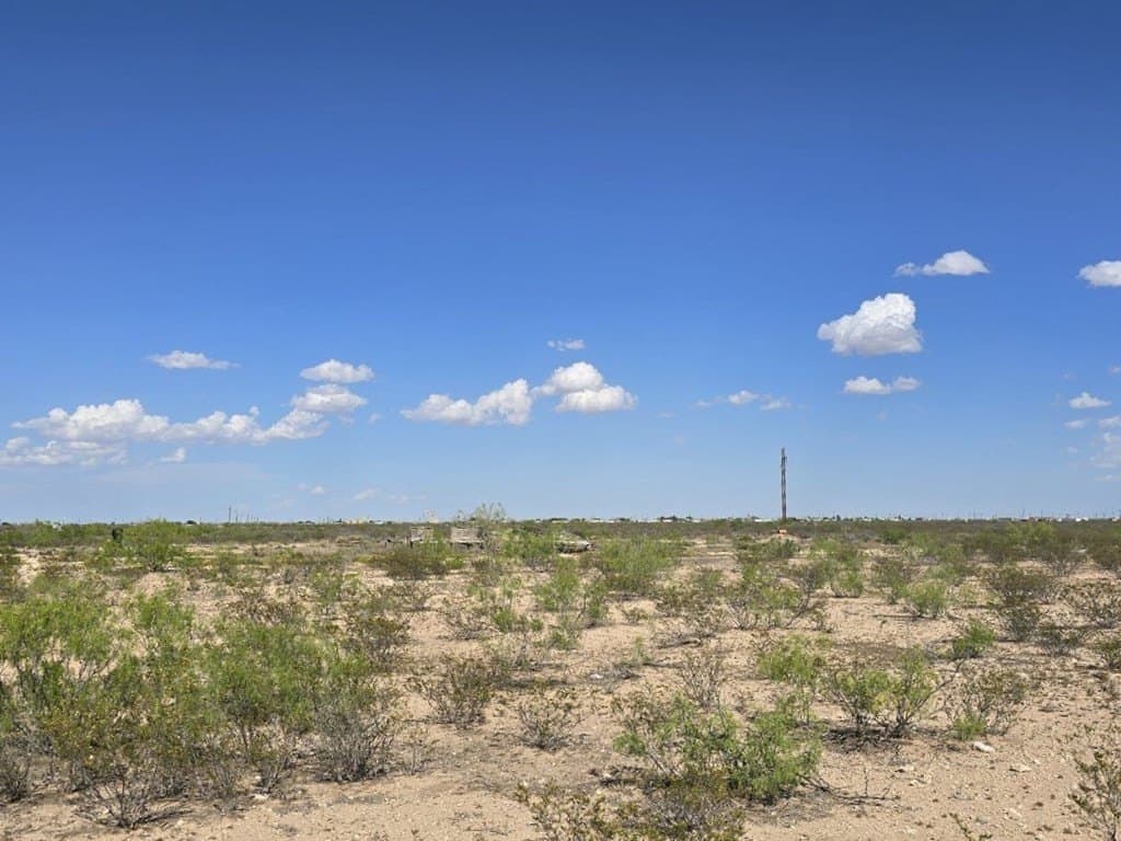 1 acres in Ector County gallery image 3
