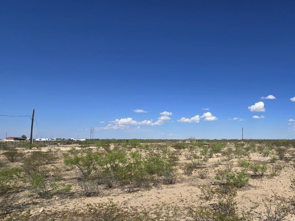 1 acres in Ector County gallery image 2