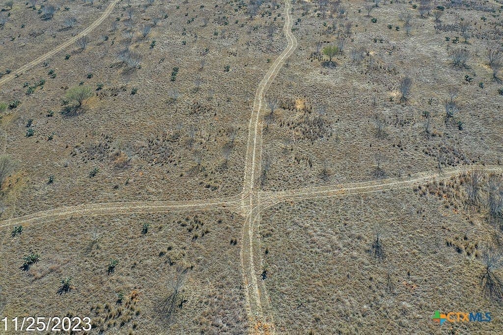 17.97 acres in Frio County gallery image 2