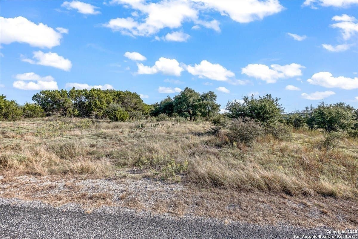 5.01 acres in Comal County - photo 14
