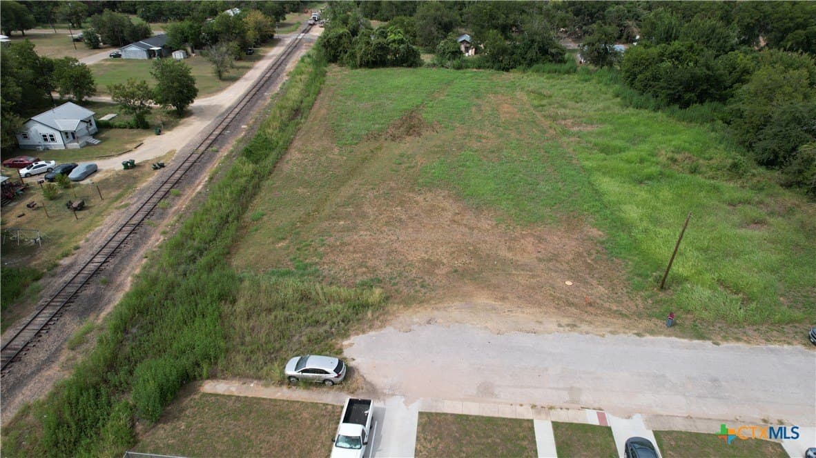 1.1 acres in Milam County
