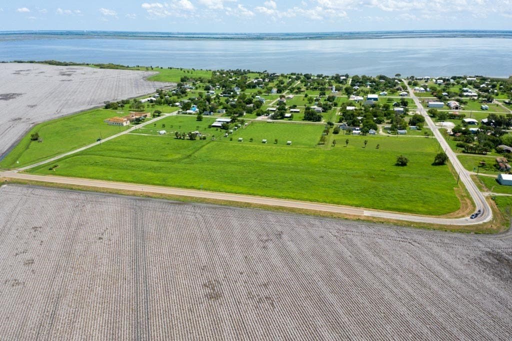 0.66 acres in Refugio County - photo 23