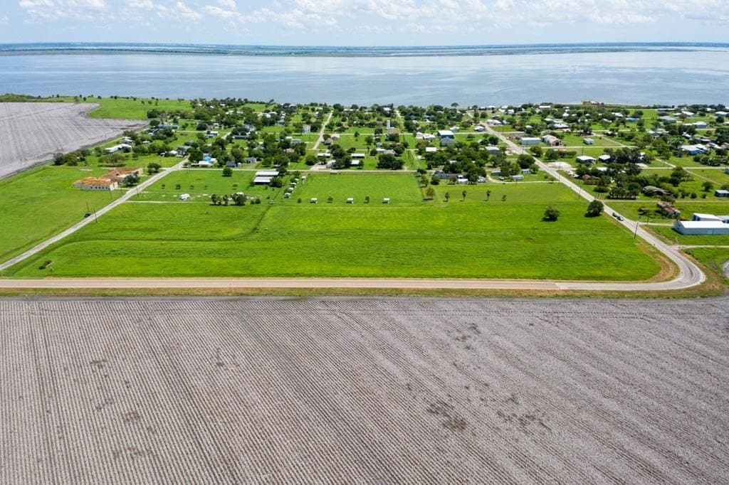 0.66 acres in Refugio County - photo 22