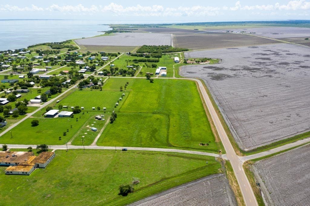 0.66 acres in Refugio County - photo 37