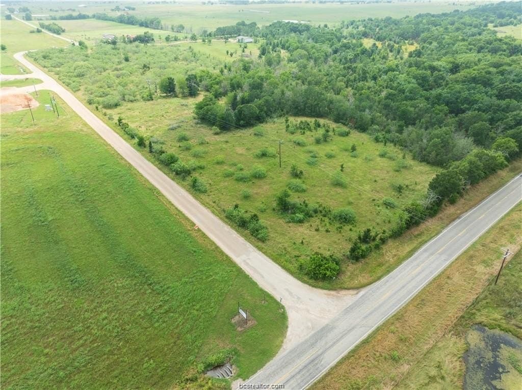 1.1 acres in Lee County gallery image 2