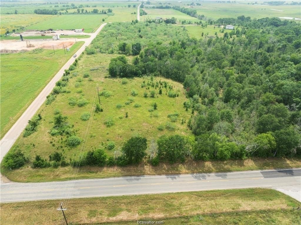 1.1 acres in Lee County gallery image 4