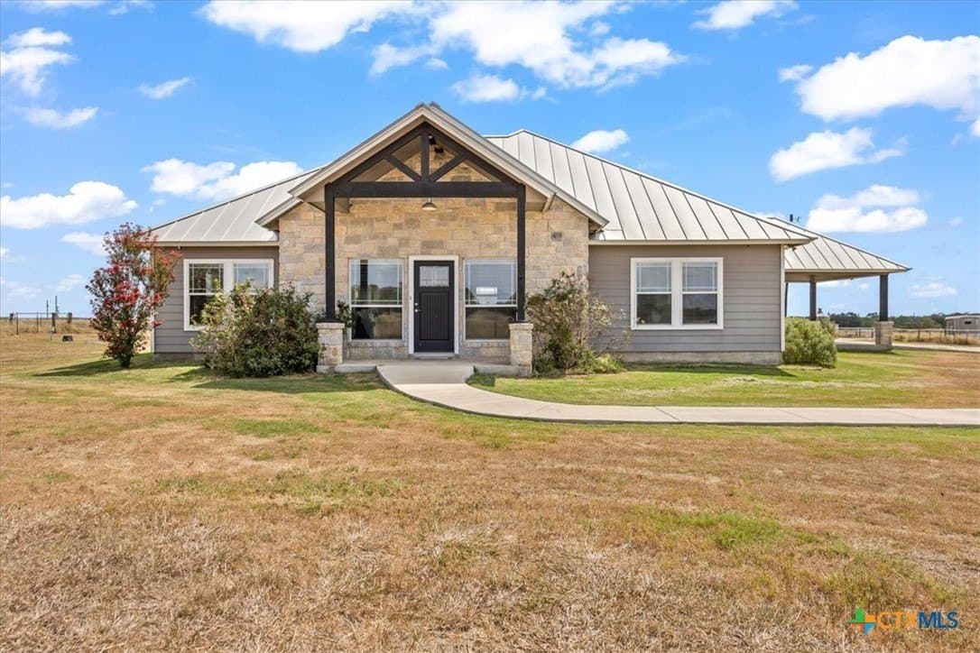 16 acres in Gonzales County