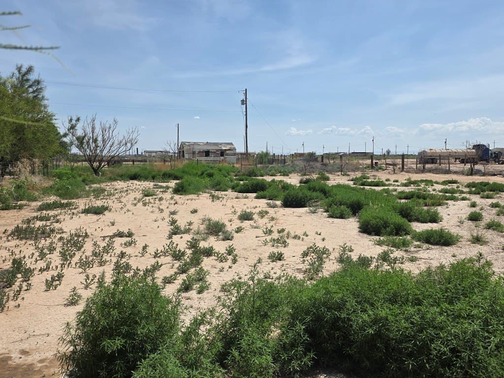 0.53 acres in Reeves County - photo 2
