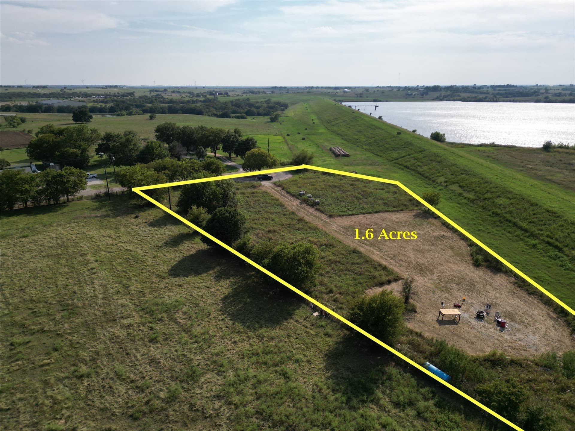 1.6 acres in Cooke County gallery image 4
