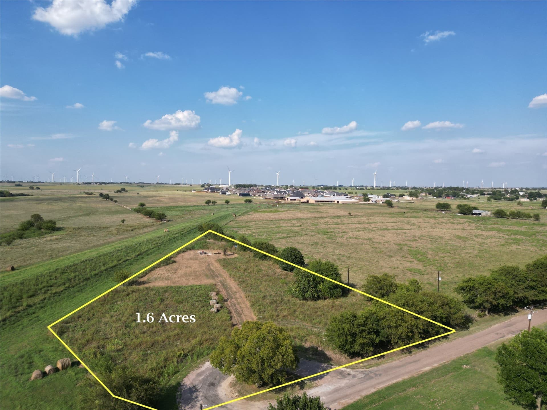 1.6 acres in Cooke County