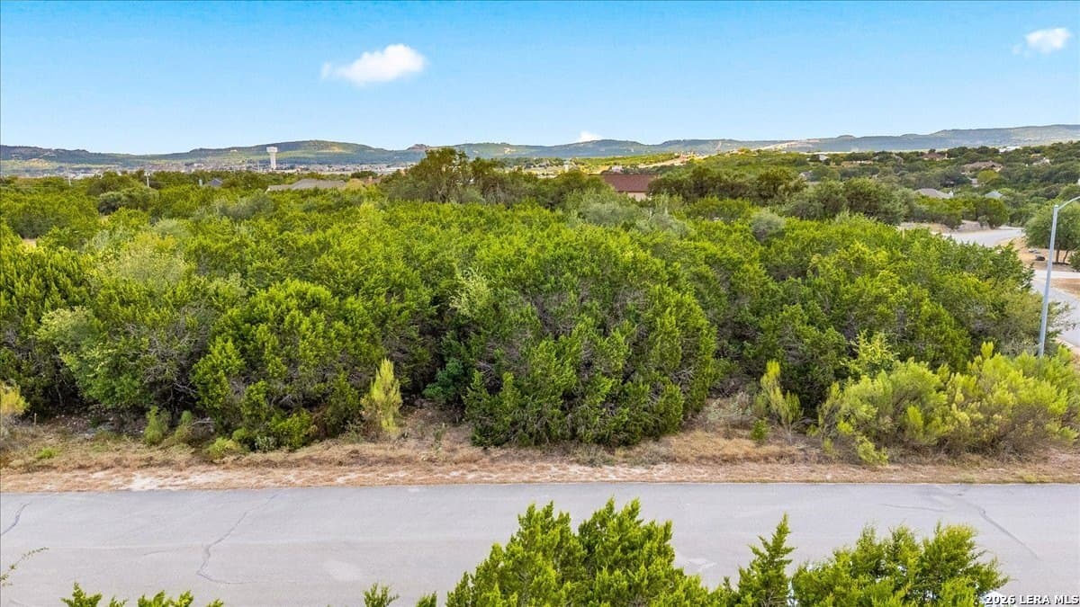 1.5 acres in Comal County - photo 2