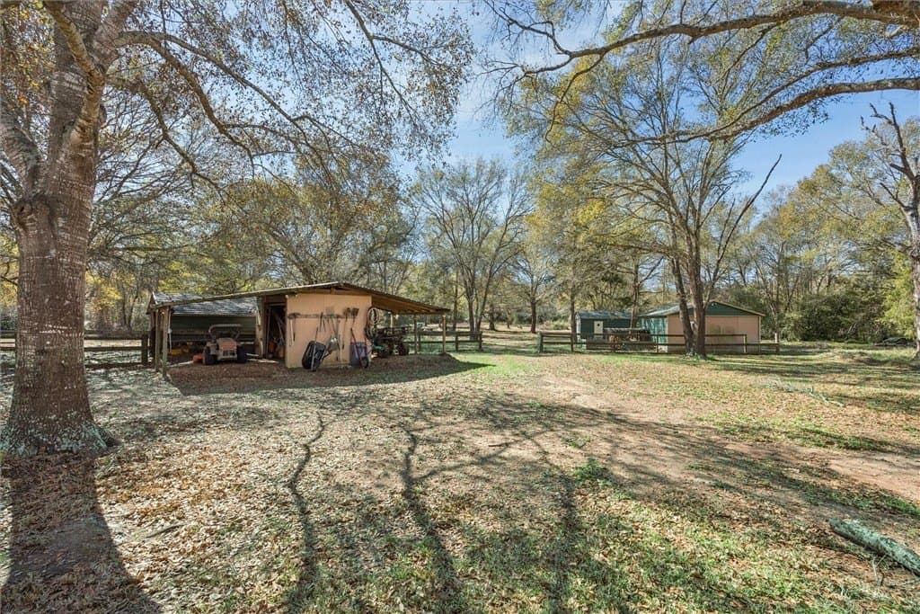 5.62 acres in AUSTIN County - photo 27