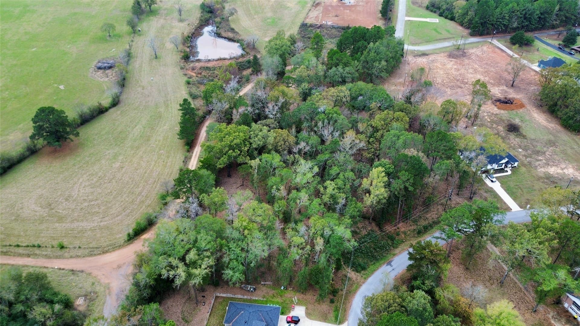 1.74 acres in Smith County gallery image 2