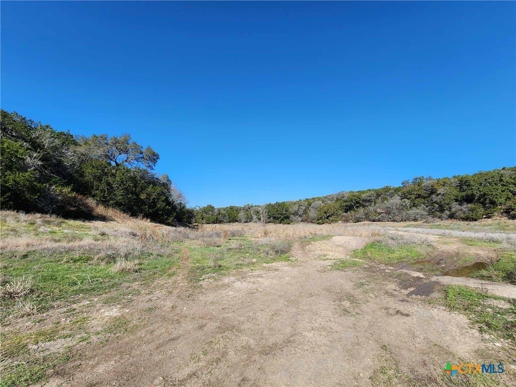 4.1 acres in Comal County - photo 6