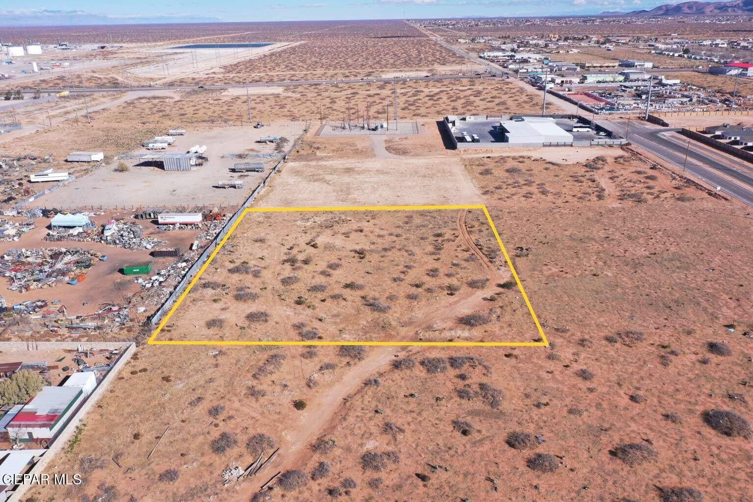 2 acres in El Paso County gallery image 4