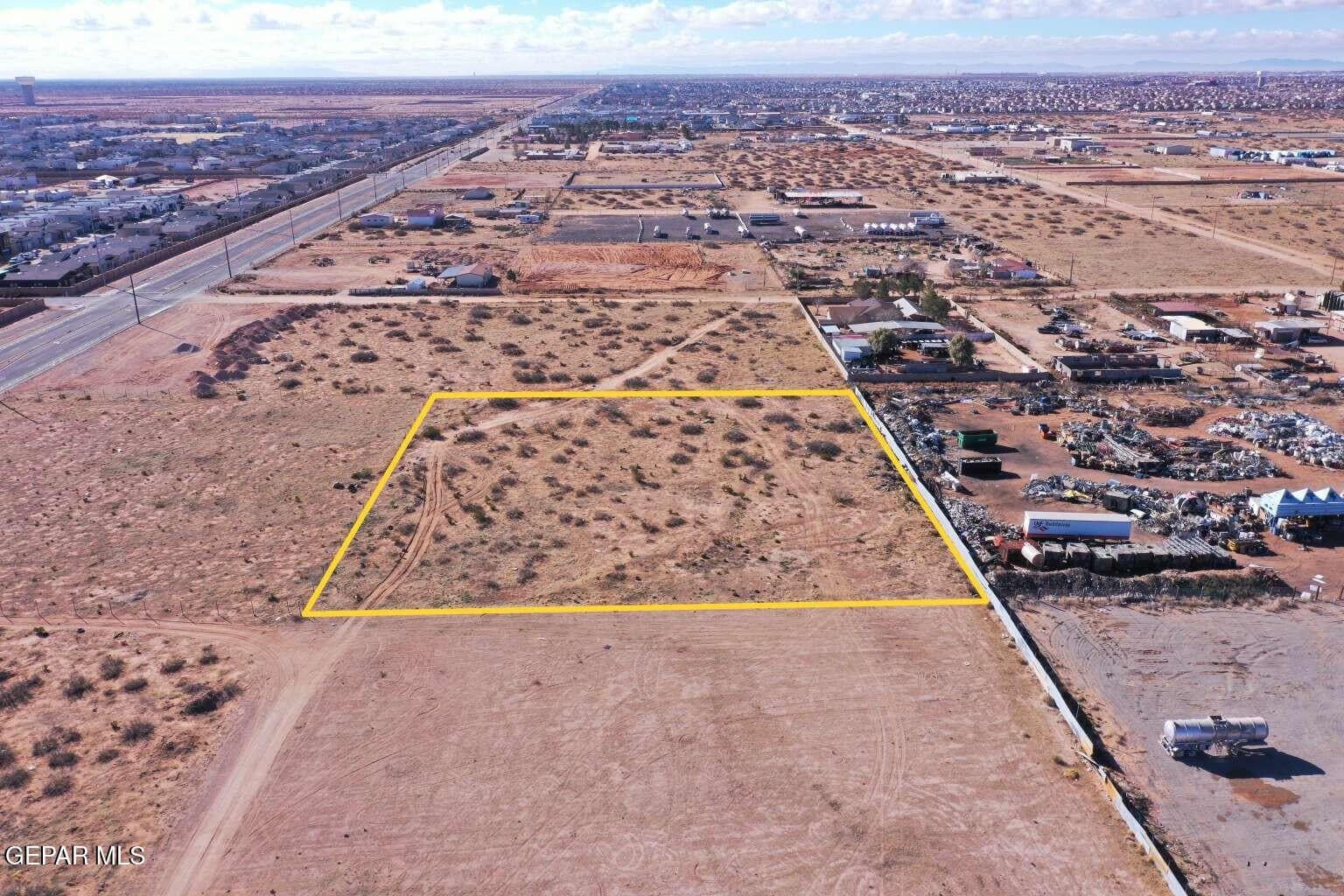 2 acres in El Paso County gallery image 2