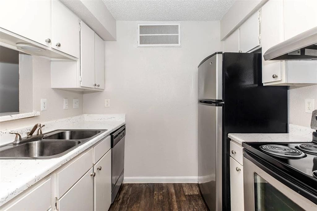 10.4 acres in Harris County gallery image 3