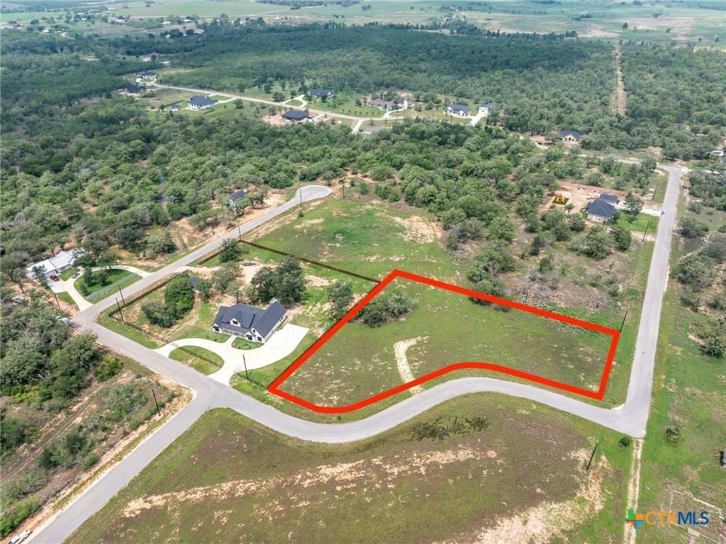 1.58 acres in Gonzales County - photo 3