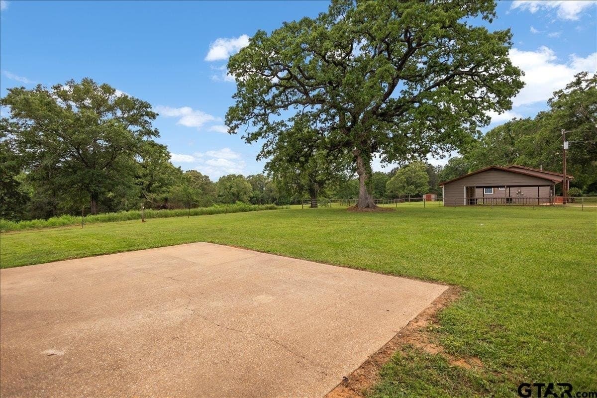 10.61 acres in Smith County - photo 10