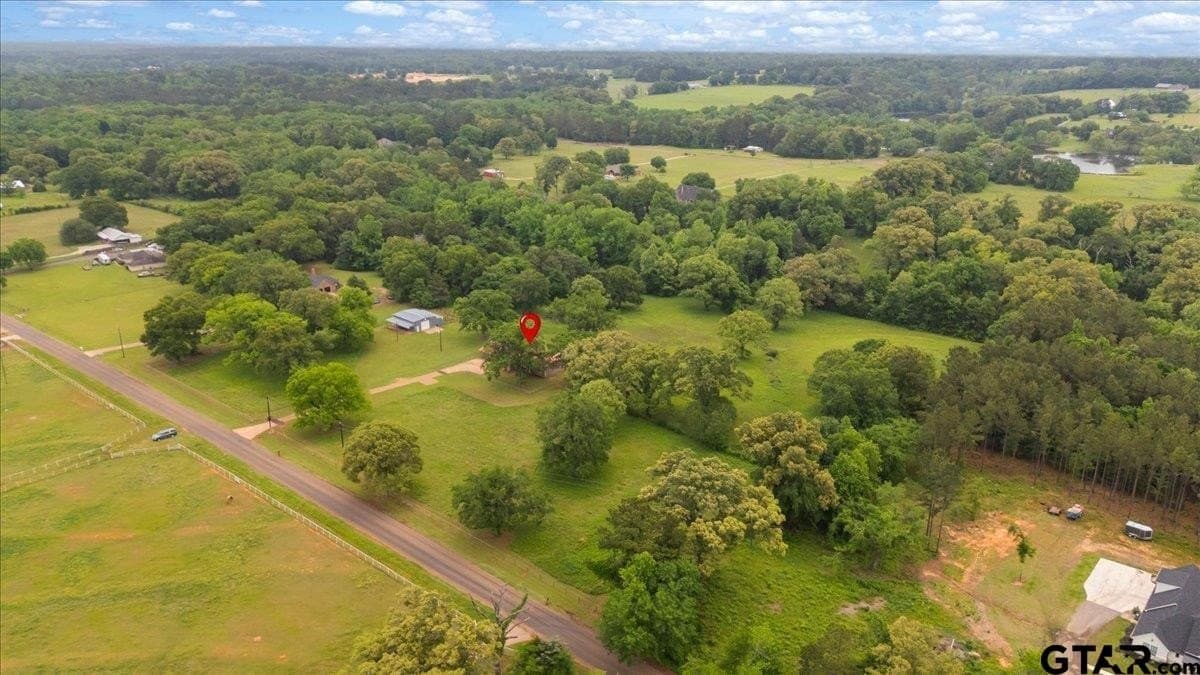 10.61 acres in Smith County - photo 12