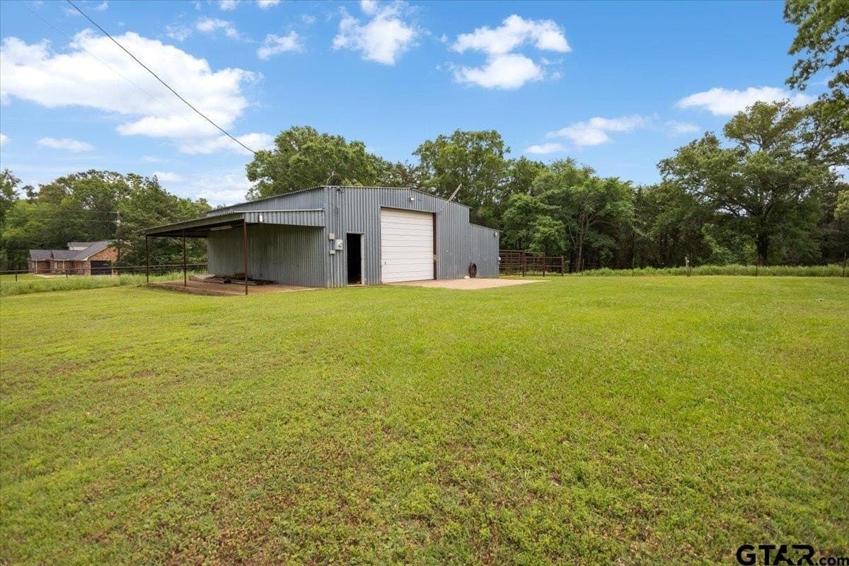 10.61 acres in Smith County - photo 2
