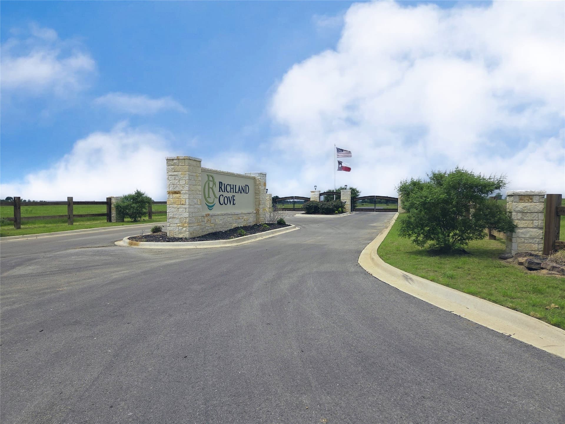 1.03 acres in Navarro County - photo 19
