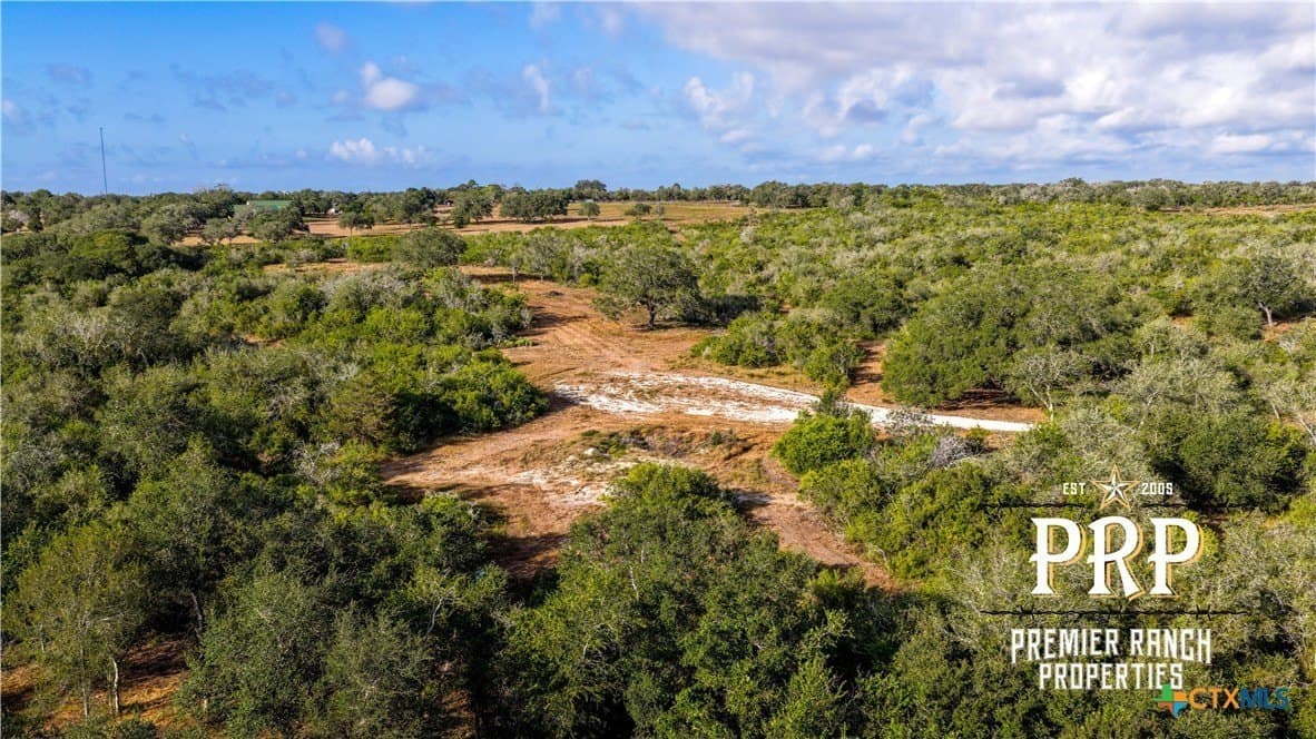 51.99 acres in Goliad County - photo 6