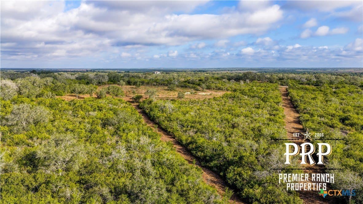 51.99 acres in Goliad County - photo 9