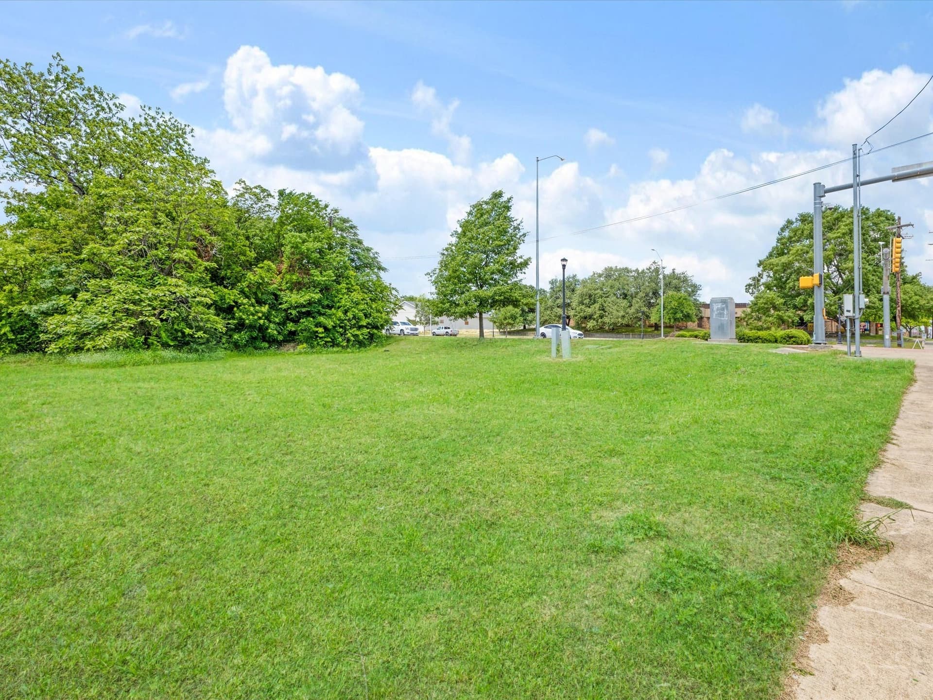 0.32 acres in Tarrant County - photo 10