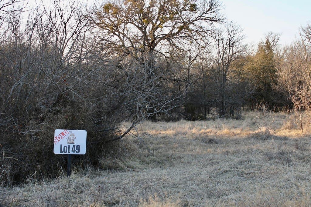 10.01 acres in Comanche County