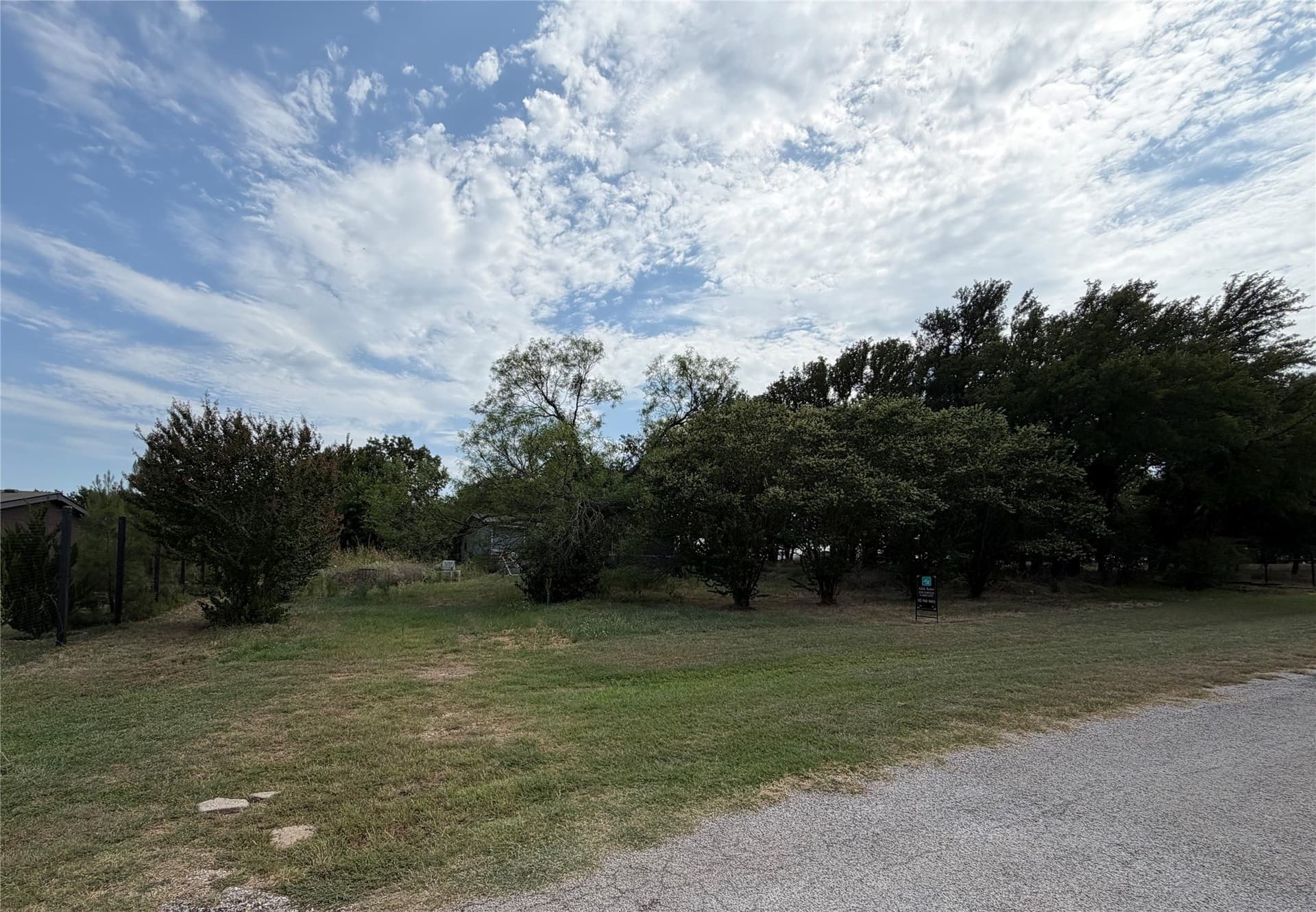 1.14 acres in Parker County gallery image 2
