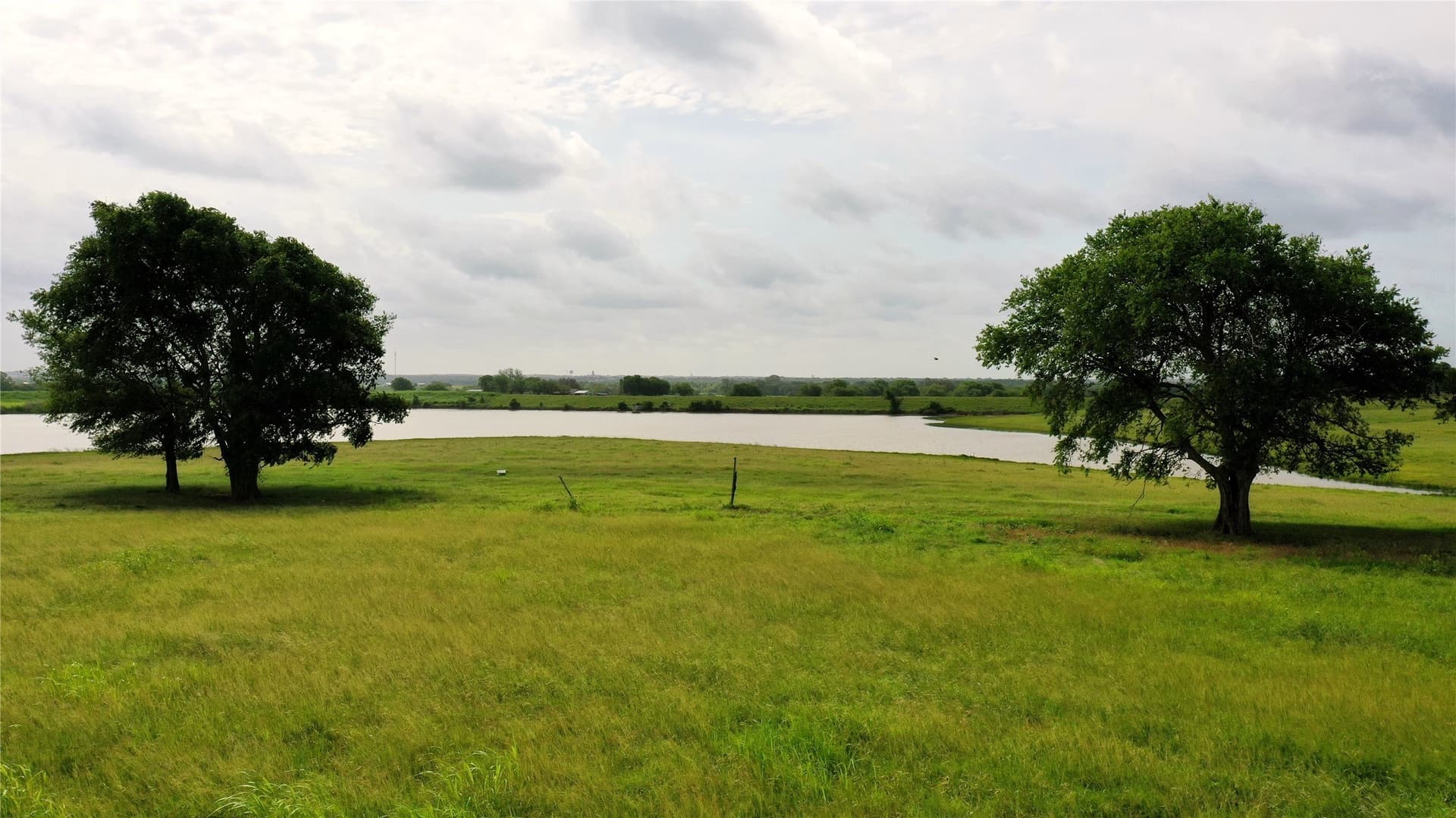 208.75 acres in Hill County - photo 8