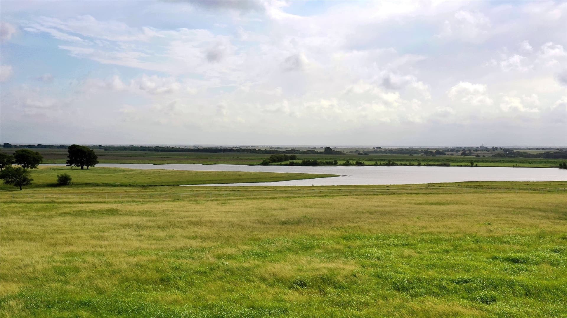208.75 acres in Hill County