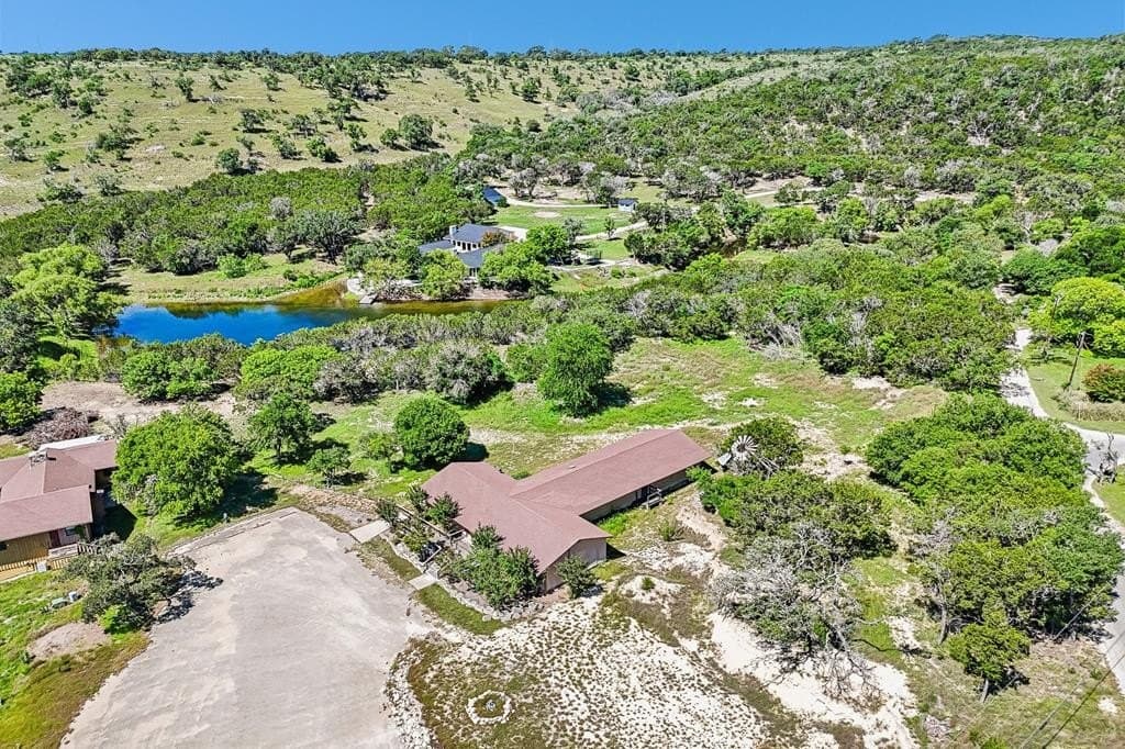11.2 acres in Kerr County