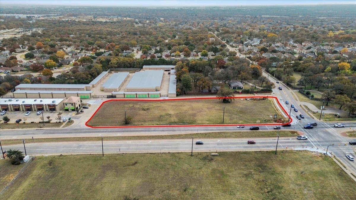 2.4 acres in Tarrant County gallery image 3