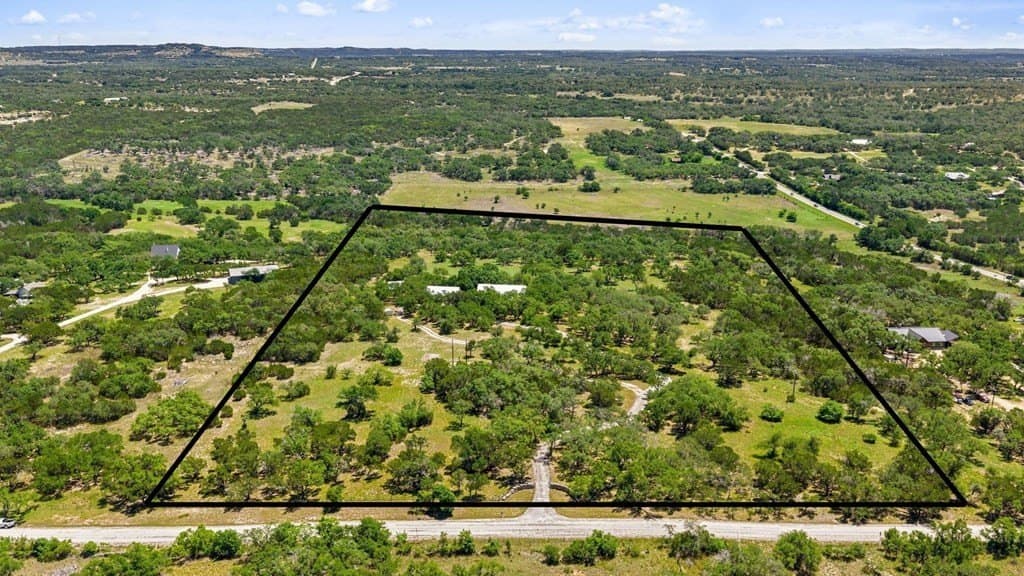 25.33 acres in Blanco County gallery image 4