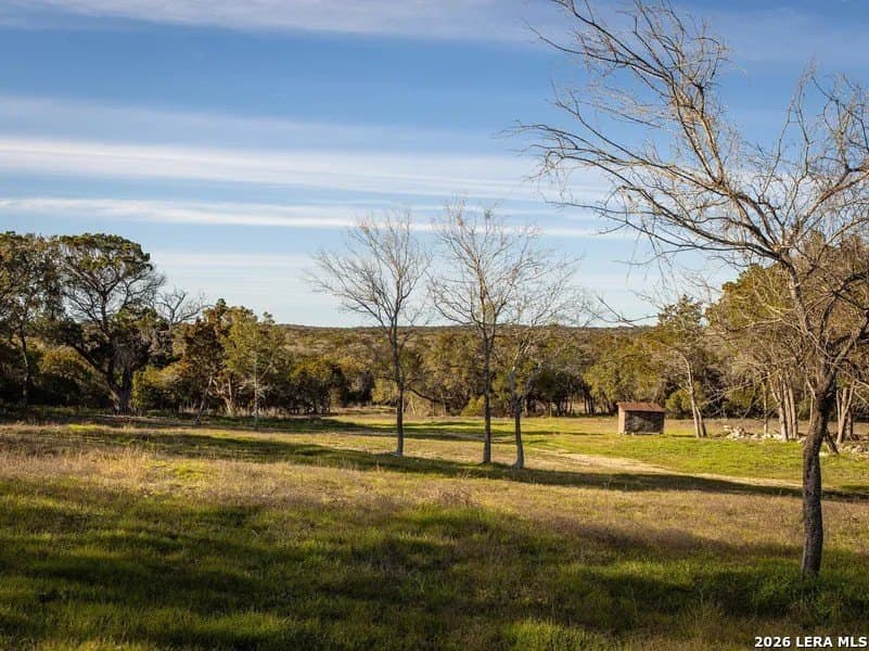 15 acres in Comal County - photo 6